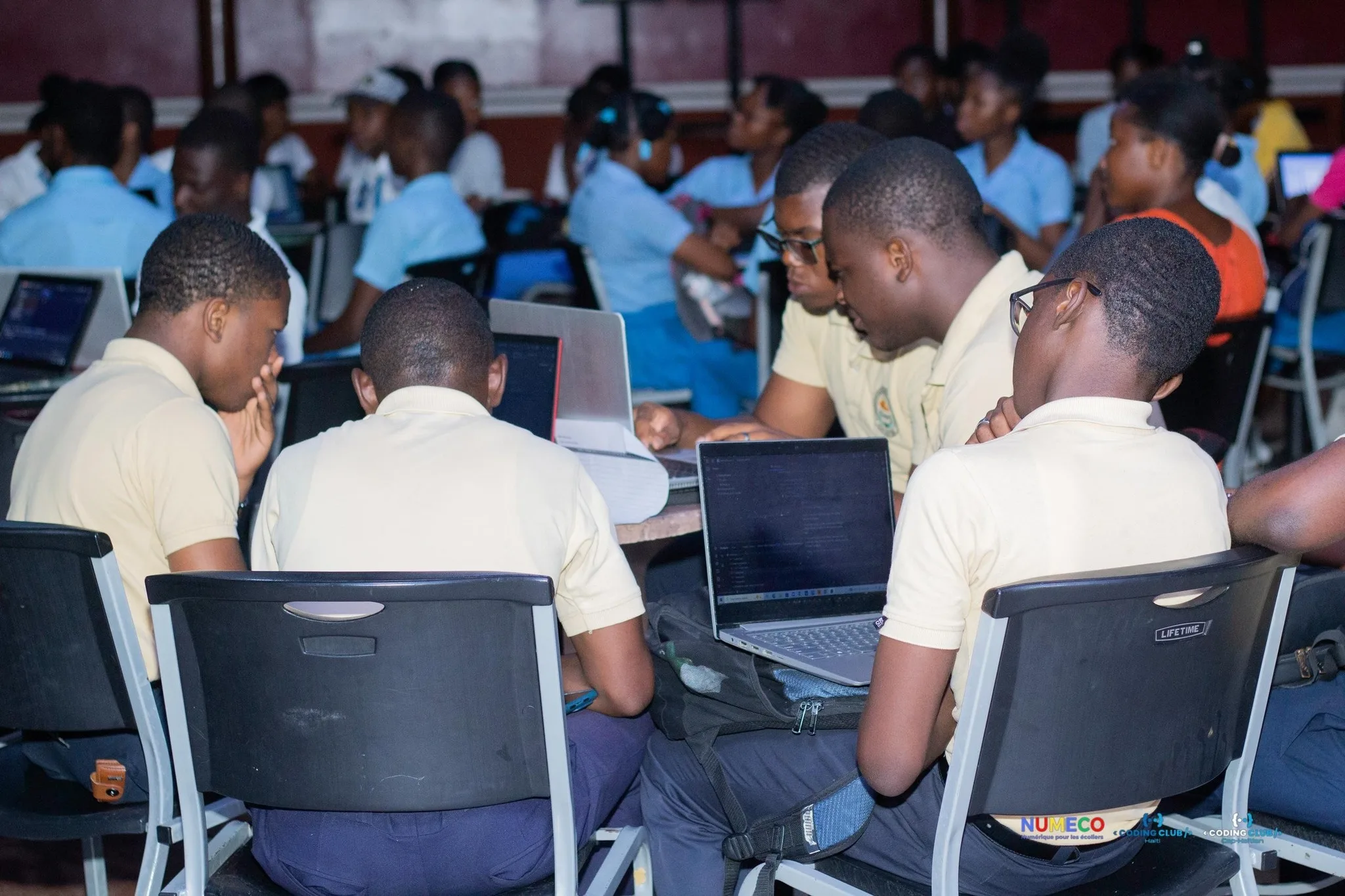 Cap-Haïtien: 70 Schüler lernen Programmieren dank Coding Club Haïti