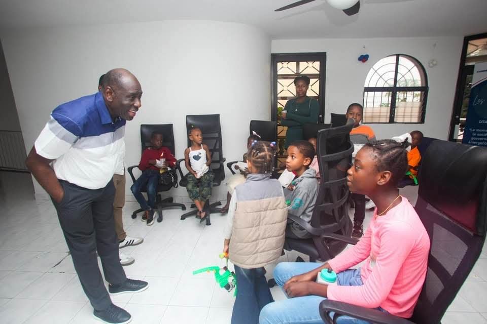 Fan Club REN : Un moment de détente pour des jeunes haïtiens Fan Club REN : Un moment de détente pour des jeunes haïtiens