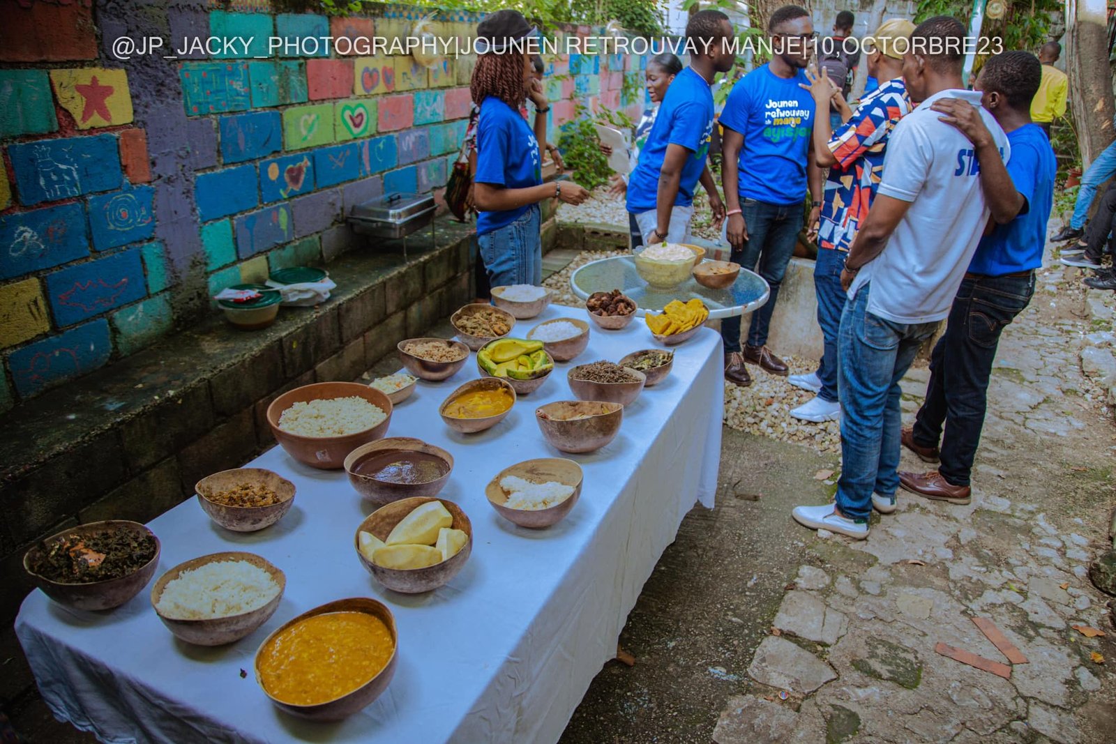 Haïti Cuisine : JOUNEN RETWOUVAY AK MANJE AYISYEN à l’occasion de l’Anniversaire d’Andy Vibert Haïti Cuisine : JOUNEN RETWOUVAY AK MANJE AYISYEN à l’occasion de l’Anniversaire d’Andy Vibert