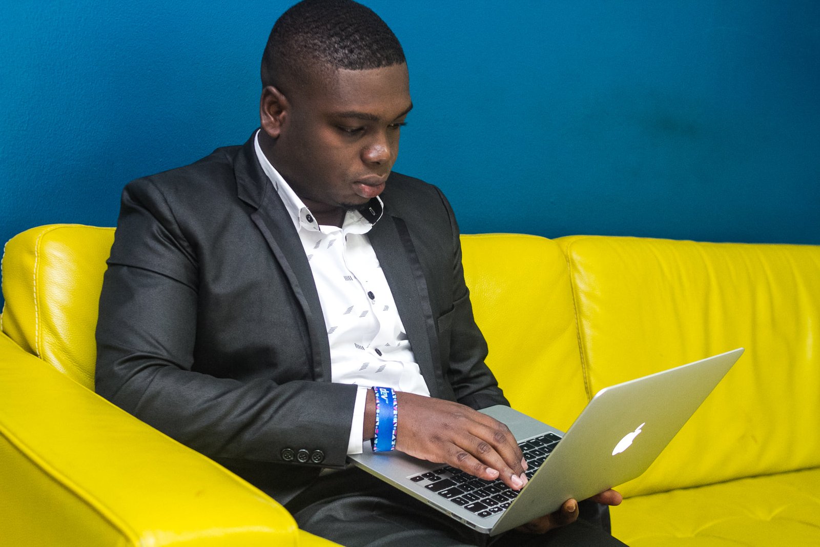 Le Webmaster haïtien : Guy Alain Appolon, une référence incontestée Le Webmaster haïtien : Guy Alain Appolon, une référence incontestée