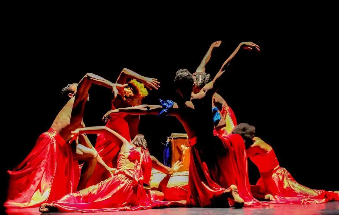 Rythmes haïtiens : Explorer les traditions musicales et dansantes